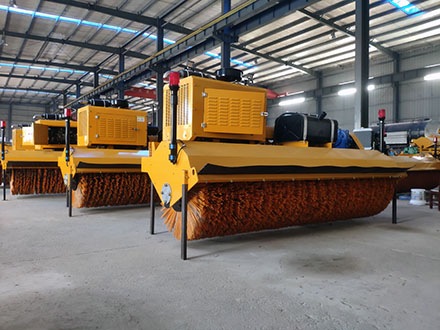 3.2米自带动力扫雪滚刷