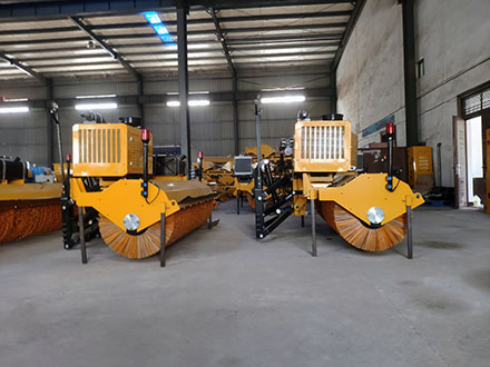 3.2米自带动力扫雪滚刷