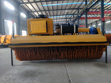 3.2米自带动力扫雪滚刷