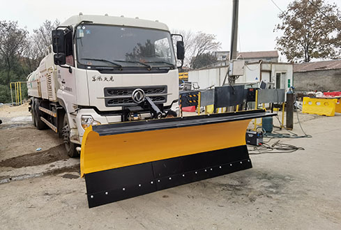 天锦洒水车适用的3米重型除雪铲