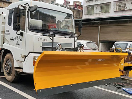 3.5米轻型除雪铲可装东风天锦