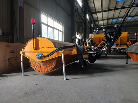 3.5米液压驱动扫雪滚刷