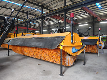 3.5米液压驱动扫雪滚刷