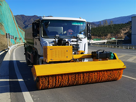 JL-DH80Z-2600自带动力扫雪滚刷