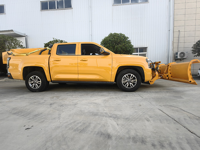 HLW5030TCXJX6型除雪车