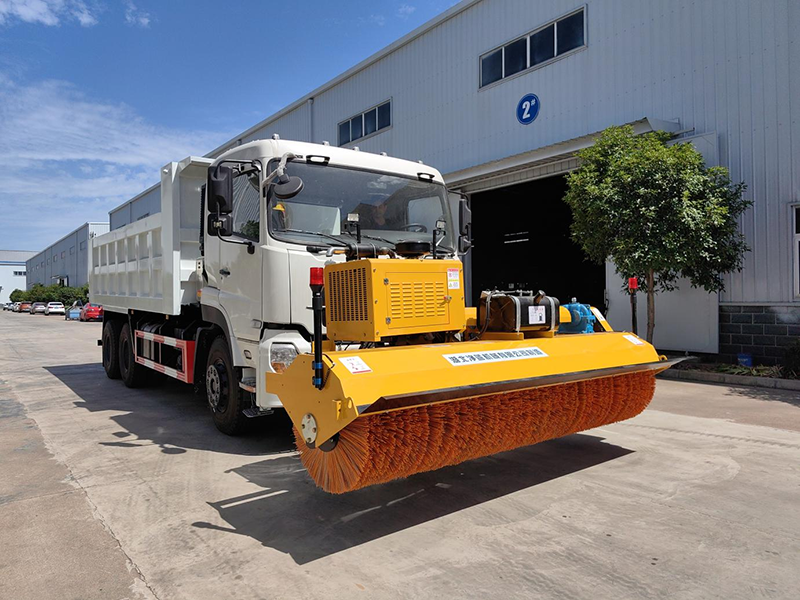 自带动力3米2除雪滚