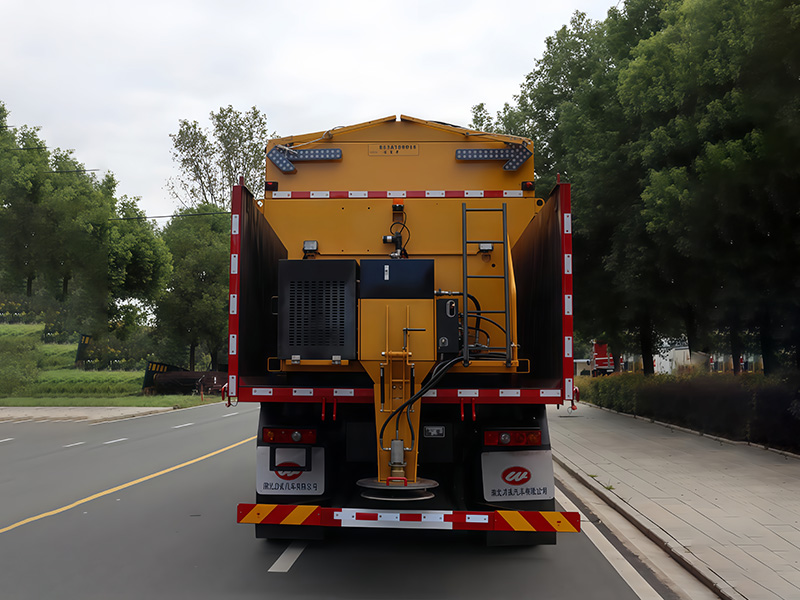 HLW5250TCXSX6型除雪车