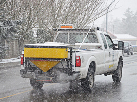 融雪剂撒布机选择傍晚时段作业的优势