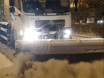 聚碳酸酯扫雪滚刷挡板的优点和缺点