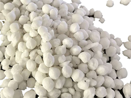 融雪剂的粒度和含水率对固体融雪剂撒布机的影响